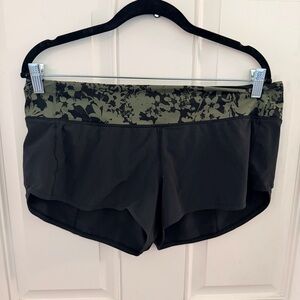 Lululemon Speed Up Shorts 8  | Black/Efflorescent Barracks Green Black